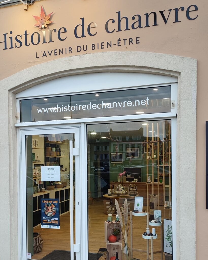 Devanture de la boutique Histoire de chanvre, 25 quai de Cornouaille, 29800 Landerneau